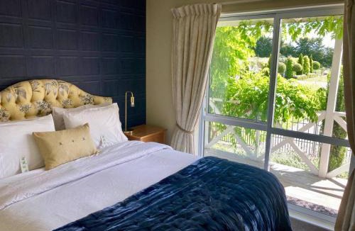 Lincoln House | Willowtree Cottage Gated Country Luxury Near Lincoln Uni & Wedding Venues
