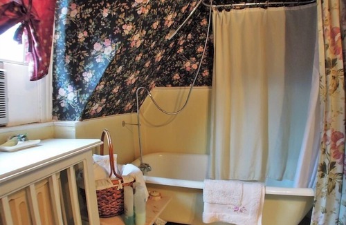 Downtown Baltimore Bed & Breakfast | Wilson House Bed & Breakfast