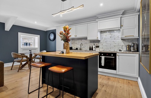 Belfast Central District Hotel | Wilton House