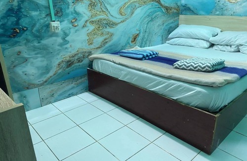 Male House | Wind Stay
