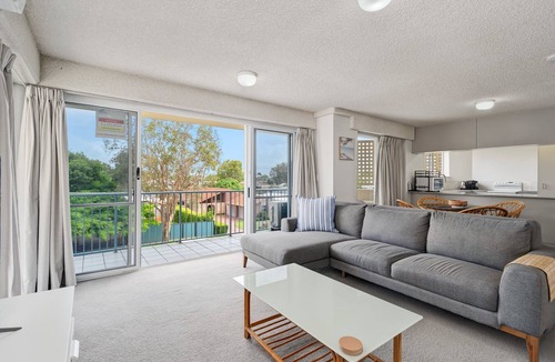 Golden Beach Apartment | Windbourne unit 4 Golden Beach QLD