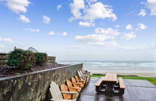 Downtown Cannon Beach House | Windjammer - Beach Access!