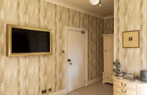 Walkerburn House | Windlestraw Guesthouse