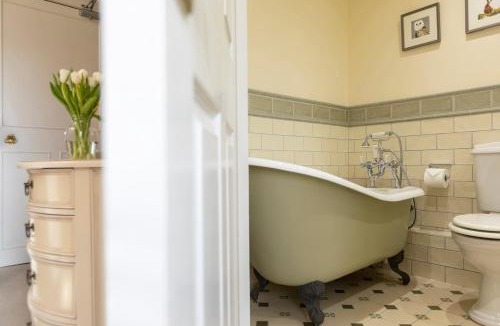 Walkerburn House | Windlestraw Guesthouse