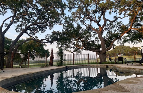 Bergheim House | Windmill House -Guest Cottage w/pool