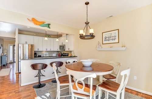 Westland House | Windmill Point' Home: Steps to Beach & Pier!