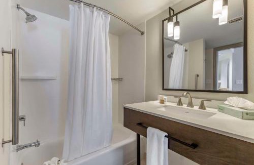 Surprise Original Townsite Hotel | Windmill Suites Surprise - Phoenix, an Ascend Collection Hotel