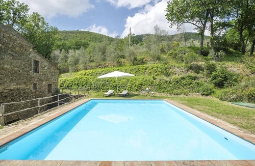 Montalcino Villa | Windmill Villa with Beautiful Garden and Pool