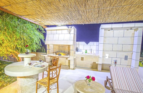 Nopigia House | Windmill with private pool + jacuzzi
