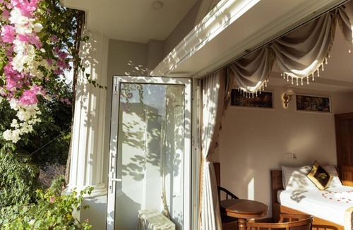Kon Tum Hotel | Window 1 Hotel
