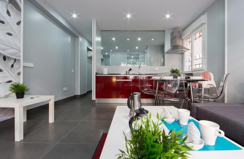 Puerta del Angel Apartment | WindRose 3