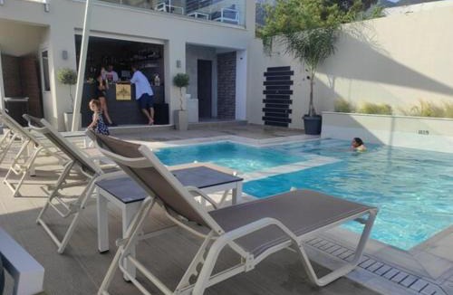 Ipsos Apartment | Windrose Apartments - Shared Pool