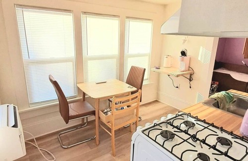 Ames Apartment | Windrose: Tranquil Pets-OK Soak Tub Suite Near ISU