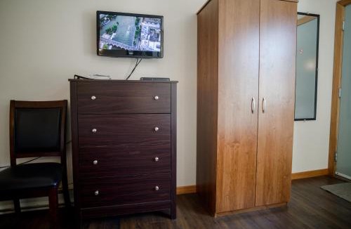 Alliston Hotel | Winds Motel