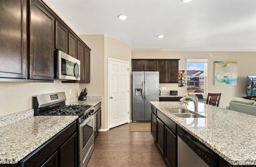 Windsor House | Windshire Retreat Pool, Garage & Pet-friendly