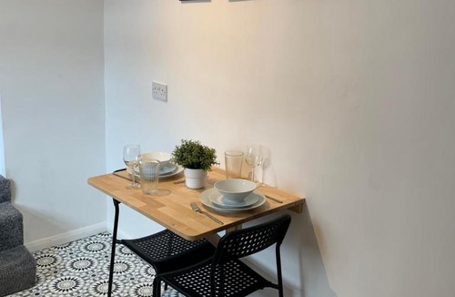 Gateshead Apartment | Windsor 4 - Spacious beautiful 4 bdrm maisonette nr Ncle free wifi free parking