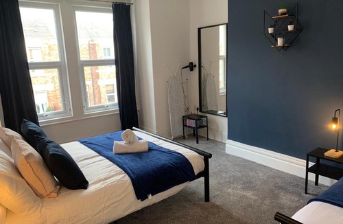 Gateshead Apartment | Windsor 4 - Spacious beautiful 4 bdrm maisonette nr Ncle free wifi free parking