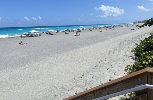 Juno Beach House | Windsor castle, Juno beach, close to water, park, shopping mall and major highwa