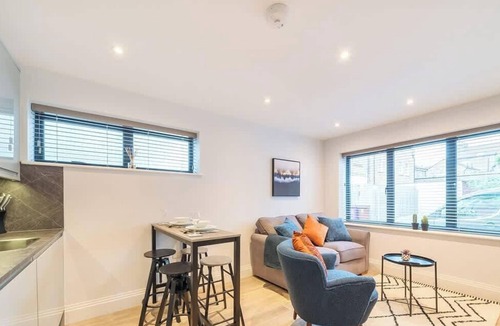 Windsor City Centre House | Windsor Gem: 1 Bed|1 Bath| Free Parking