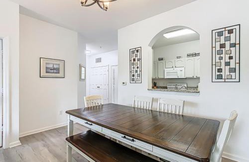 Windsor Hills House | Windsor Hills Modern 3BR Condo with Resort Amenities