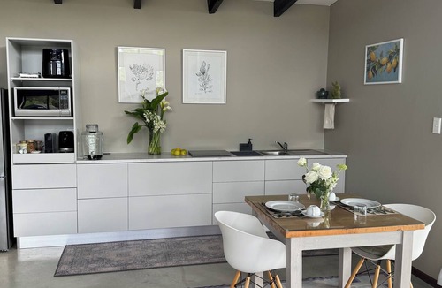 Tokai Bed & Breakfast | Windsor House