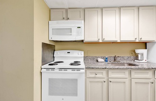Downtown Myrtle Beach Hotel | Windsurfer Hotel
