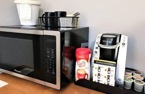 Canmore Apartment | Windtower Lodge Queen Bed Suite-UGParking&Walking2DT