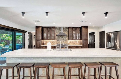 Bel Air House | Windward Escape Summa
