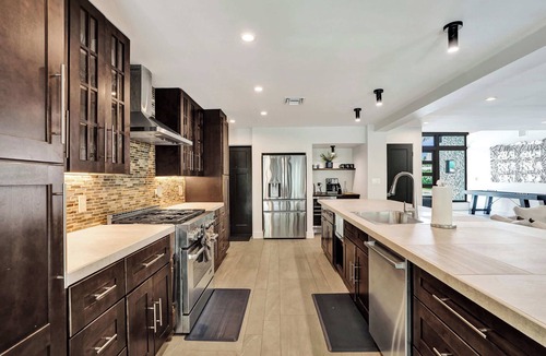 Bel Air House | Windward Escape Summa