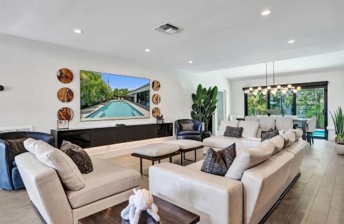 Bel Air House | Windward Escape