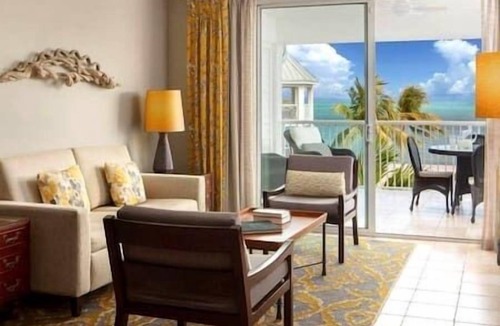 Key West Hotel | Windward Point Beachfront Resort, Hot Tub, Pool
