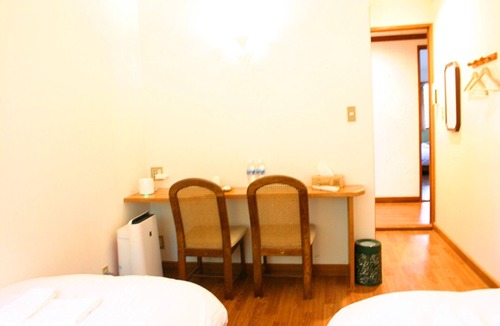 Yamanakako Hotel | Windy Hill Room 12 Twin Bed Westernstyle Room/Minamitsurugun Yamanashi