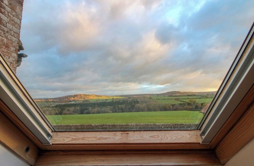 Eaton Mascott Cottage | Windy Mundy Farm at Pitchford Estate
