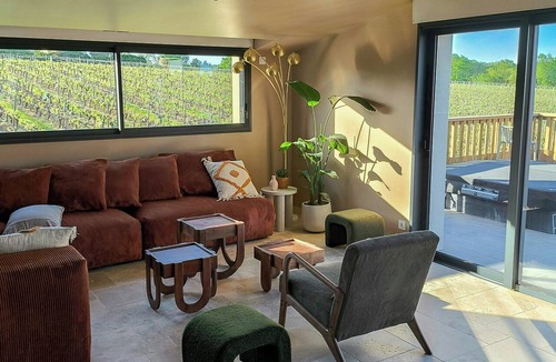 Val-du-Layon House | Wine barn with pool in the heart of Layon