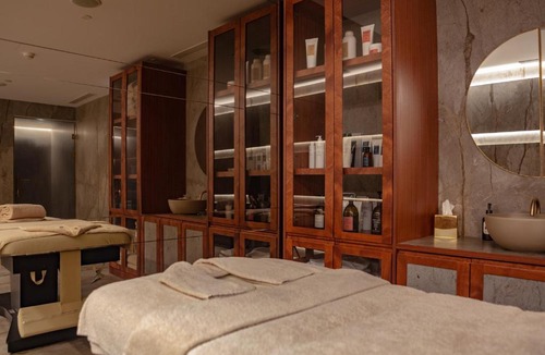 Restelo Hotel | Wine & Books Lisboa Hotel