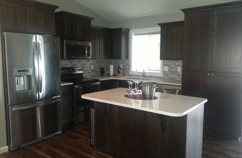 Benton City House | Wine tasting from this eco-friendly home with stunning views.