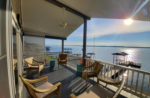 Geneva House | Wine trail lakefront luxury stay on Seneca Lake with all the views and amenities