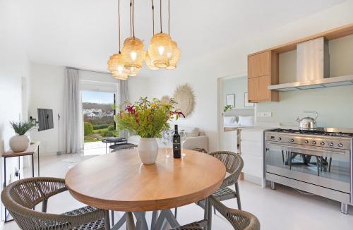 Stellenbosch Cabin | Winelands Golf Lodges 5
