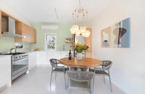 Stellenbosch Cabin | Winelands Golf Lodges 5