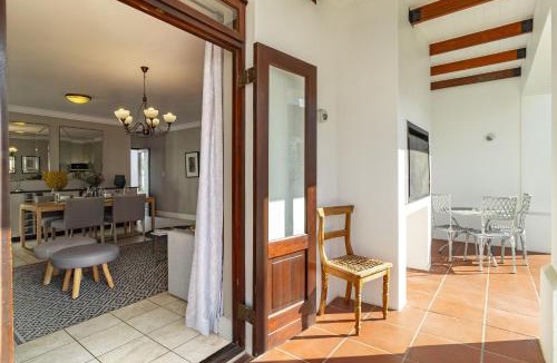 Stellenbosch Cabin | Winelands Golf Lodges 12