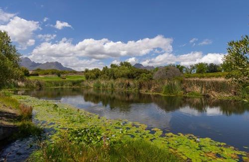 Stellenbosch Cabin | Winelands Golf Lodges 18
