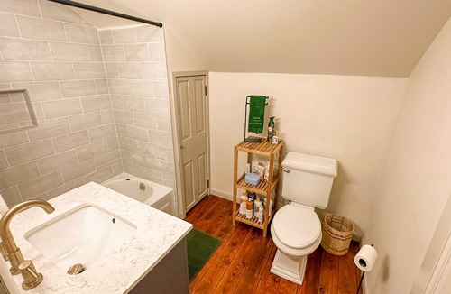 Nottingham House | Winery & Vineyard Loft with 1000+ acres of hiking. Farm with Goats & Horses
