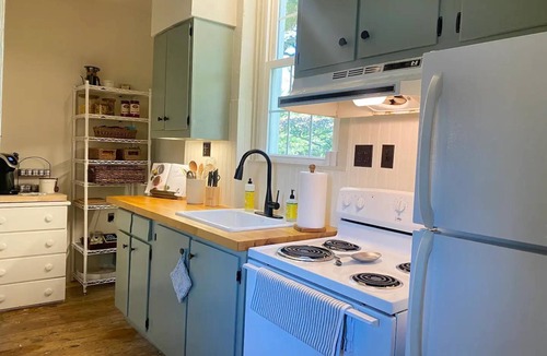 Nottingham House | Winery & Vineyard Mill with 1000+ acres of hiking. Farm with Goats & Horses