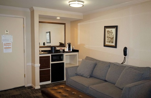 Meridian Hotel | Wingate by Wyndham Bellingham Heritage Inn
