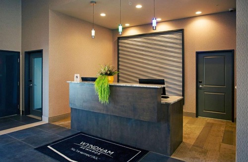 Calgary Hotel | Wingate by Wyndham Calgary Airport