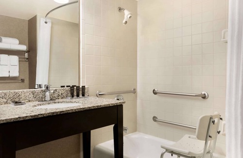 Blue Ash Hotel | Wingate by Wyndham - Cincinnati - Blue Ash