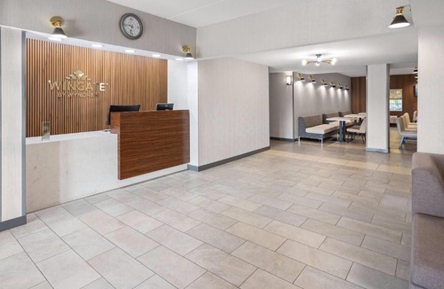 New Stanton Hotel | Wingate by Wyndham Pittsburgh New Stanton
