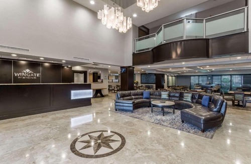 Southwest Orlando Hotel | Wingate by Wyndham, Universal Studios - Free Theme Park Shuttle