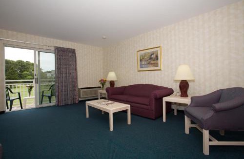 Misquamicut Hotel | Winnapaug Inn