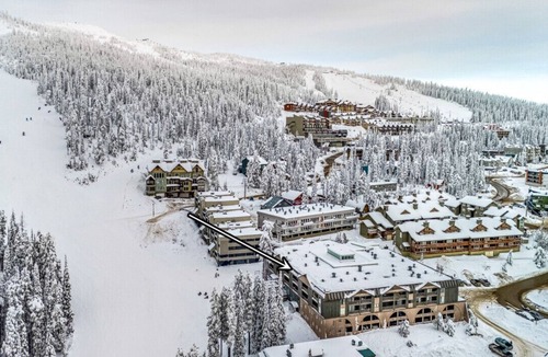 Big White Ski Resort Apartment | Winter Escape On Perfection, Ski In/Out, Pool and Hot Tub